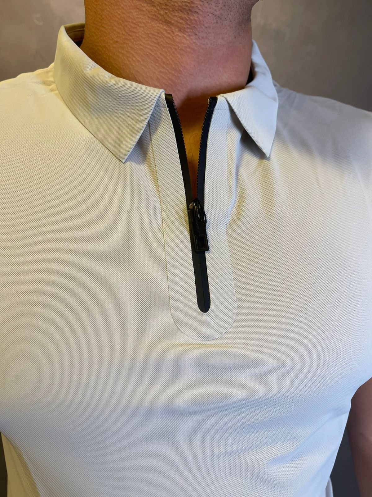 Polo Tech Ziper Cinza Claro - Imagem 2