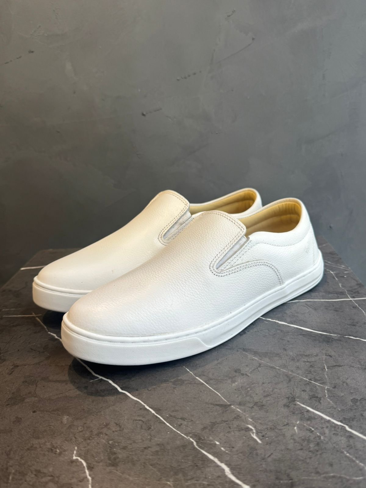 Slip On Whithe e All Black - Imagem 2